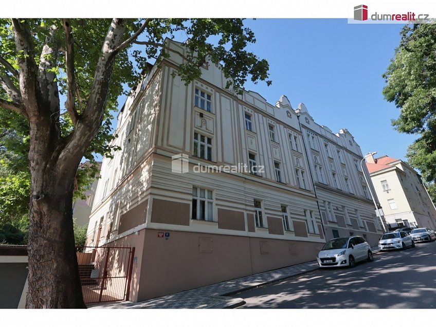 Pronájem bytu 3+1 75 m^2 Bieblova, Praha 5 
