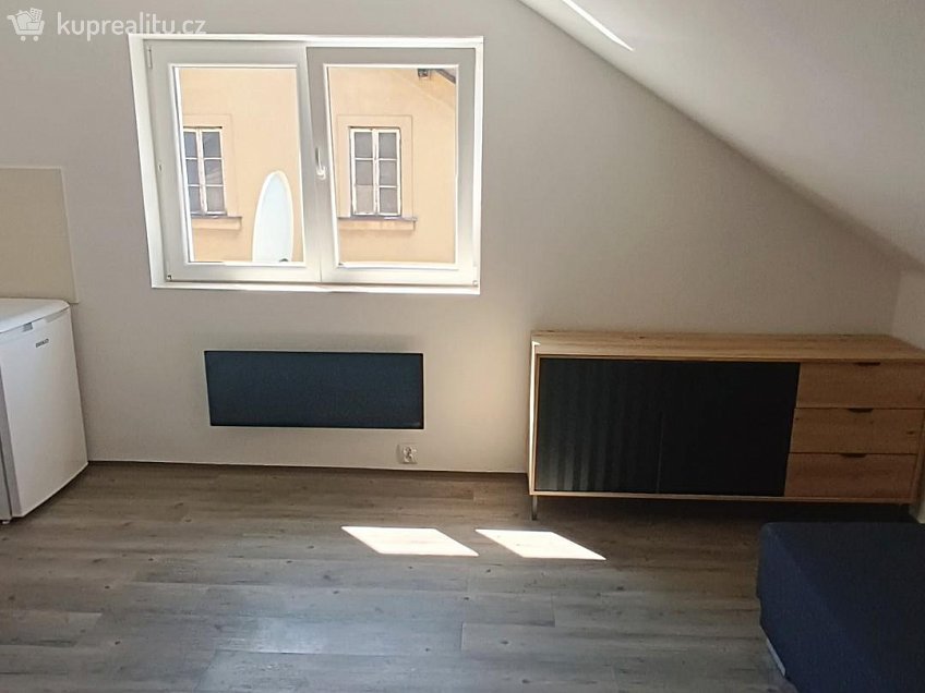 Pronájem bytu 1+kk 18 m^2 Nádražní, Benešov nad Ploučnicí 
