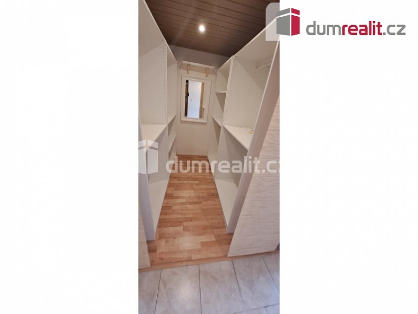 Pronájem bytu 2+kk 50 m^2 Pod Královkou, Praha 6 