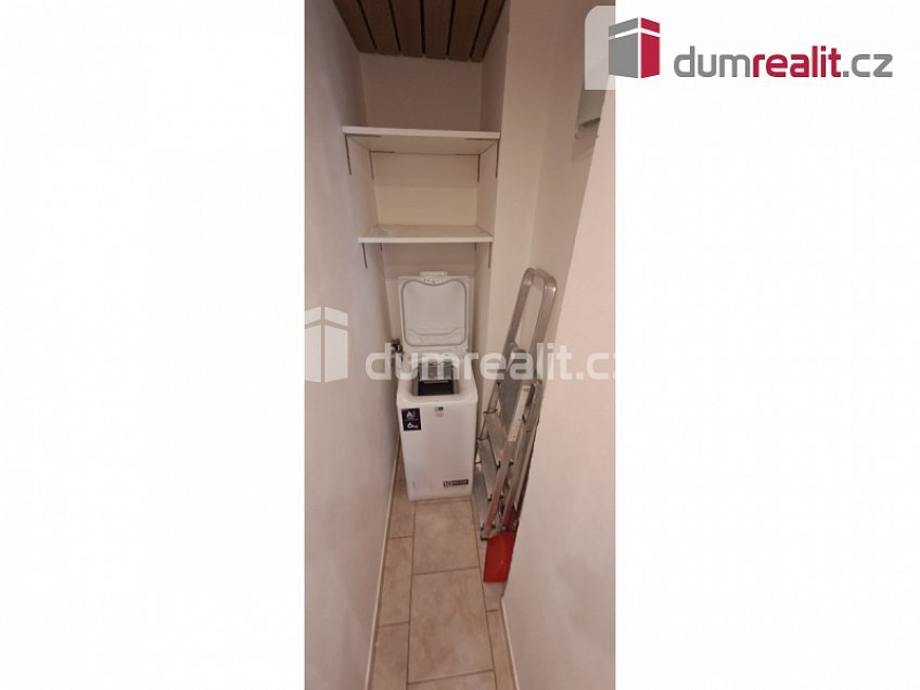 Pronájem bytu 2+kk 50 m^2 Pod Královkou, Praha 6 