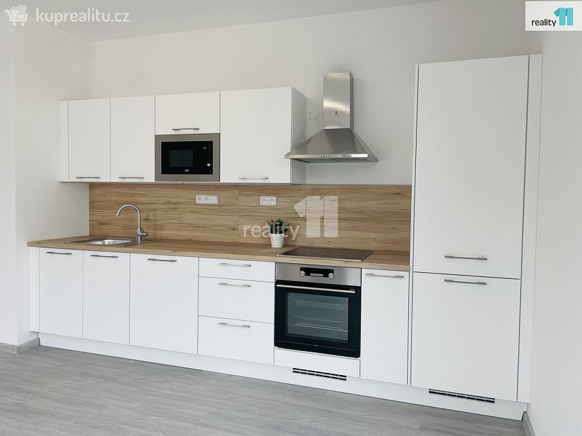 Pronájem bytu 2+kk 56 m^2 V Holešovičkách, Praha 8 