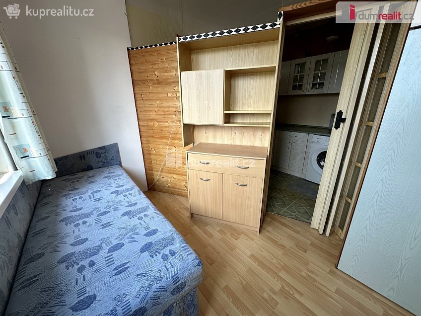 Pronájem bytu 1+1 35 m^2 Mládežnická, Karlovy Vary 