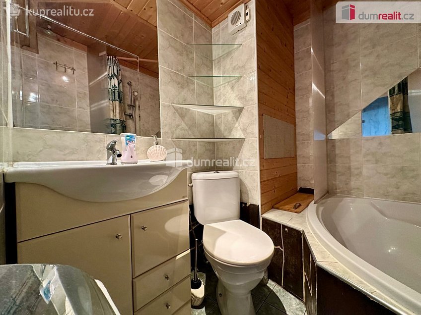 Pronájem bytu 1+1 35 m^2 Mládežnická, Karlovy Vary 