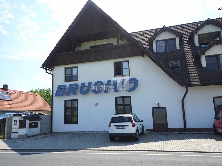 Pronájem  skladu 328 m^2 Svojkovice, Svojkovice 