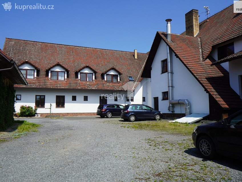 Pronájem  skladu 328 m^2 Svojkovice, Svojkovice 