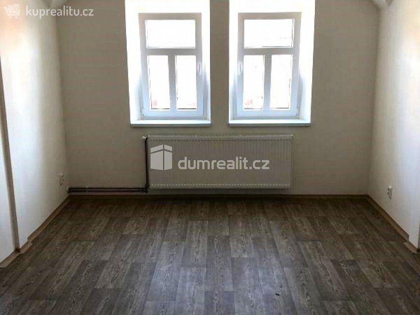 Pronájem bytu 2+1 56 m^2 Kamenická, Děčín 