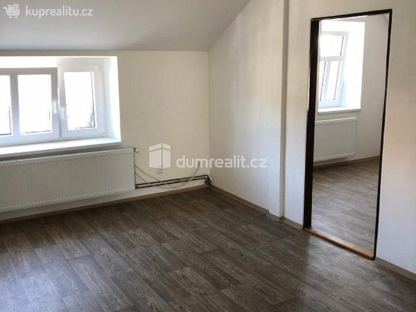 Pronájem bytu 2+1 56 m^2 Kamenická, Děčín 