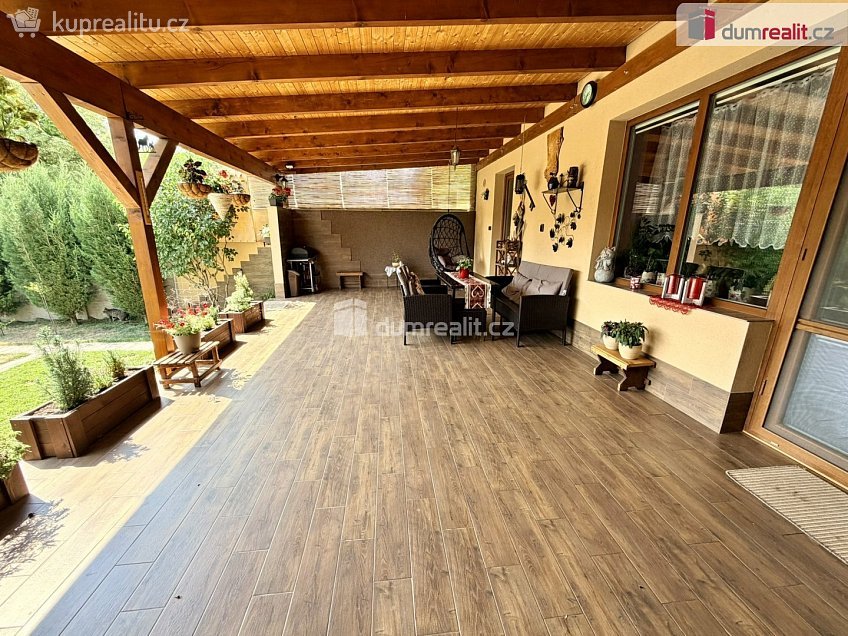 Prodej  rodinného domu 184 m^2 V. Nezvala, Dubňany 