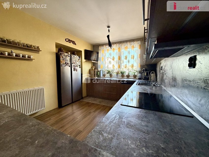 Prodej  rodinného domu 184 m^2 V. Nezvala, Dubňany 