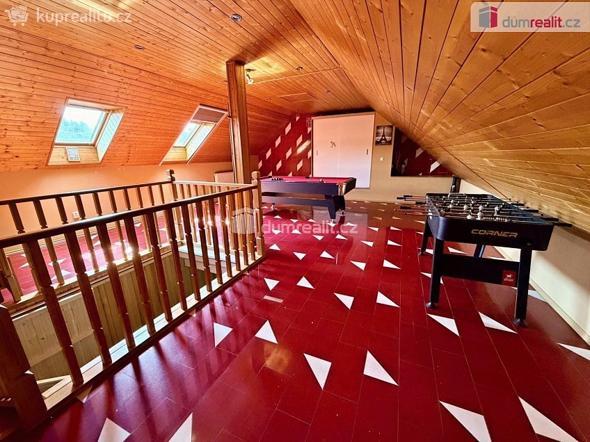 Prodej  rodinného domu 184 m^2 V. Nezvala, Dubňany 