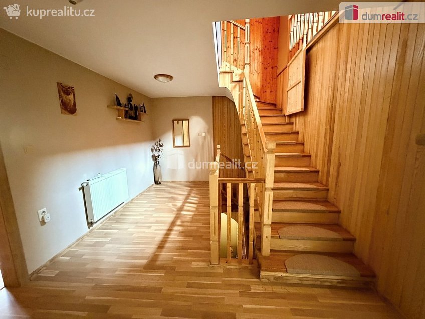 Prodej  rodinného domu 184 m^2 V. Nezvala, Dubňany 