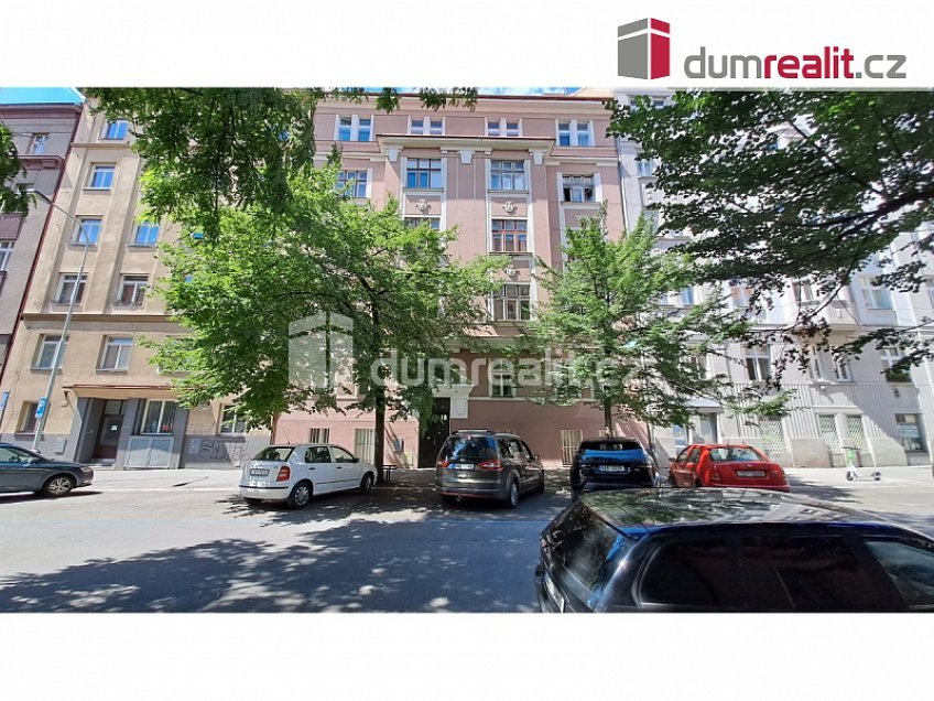 Pronájem bytu 2+kk 45 m^2 Čajkovského, Praha 3 