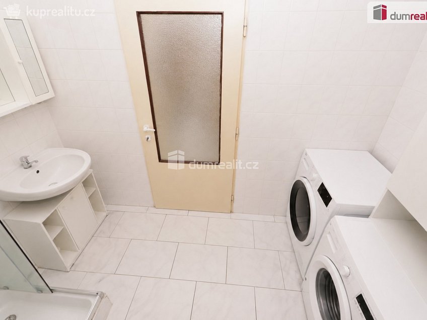 Pronájem bytu 2+kk 45 m^2 Čajkovského, Praha 3 
