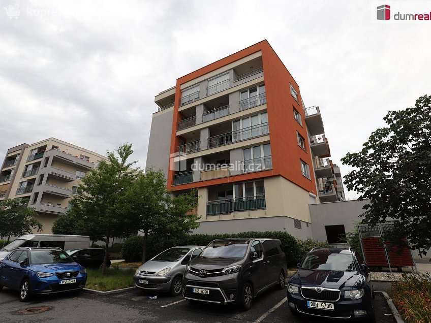 Prodej bytu 1+kk 38 m^2 Toufarova, Praha-Řeporyje 