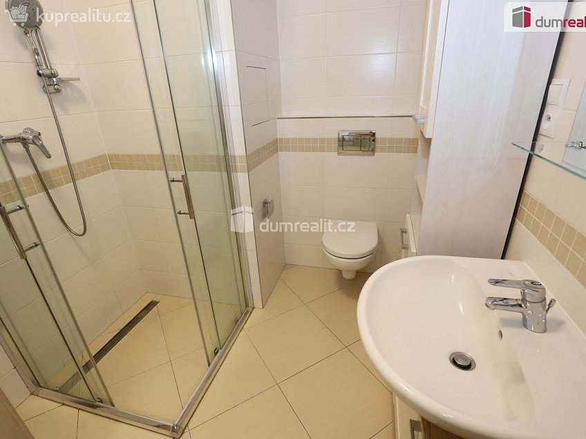 Prodej bytu 1+kk 38 m^2 Toufarova, Praha-Řeporyje 