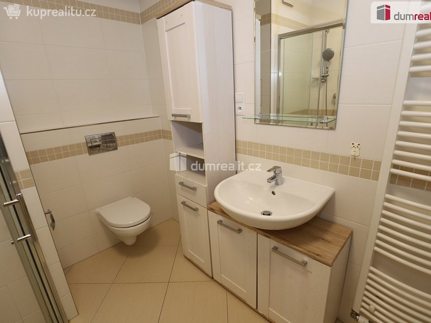 Prodej bytu 1+kk 38 m^2 Toufarova, Praha-Řeporyje 