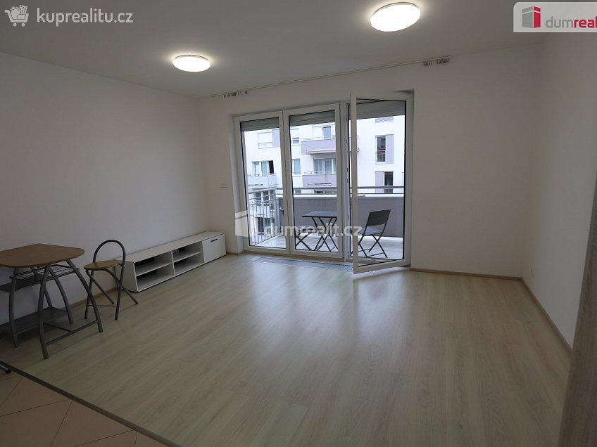 Prodej bytu 1+kk 38 m^2 Toufarova, Praha-Řeporyje 