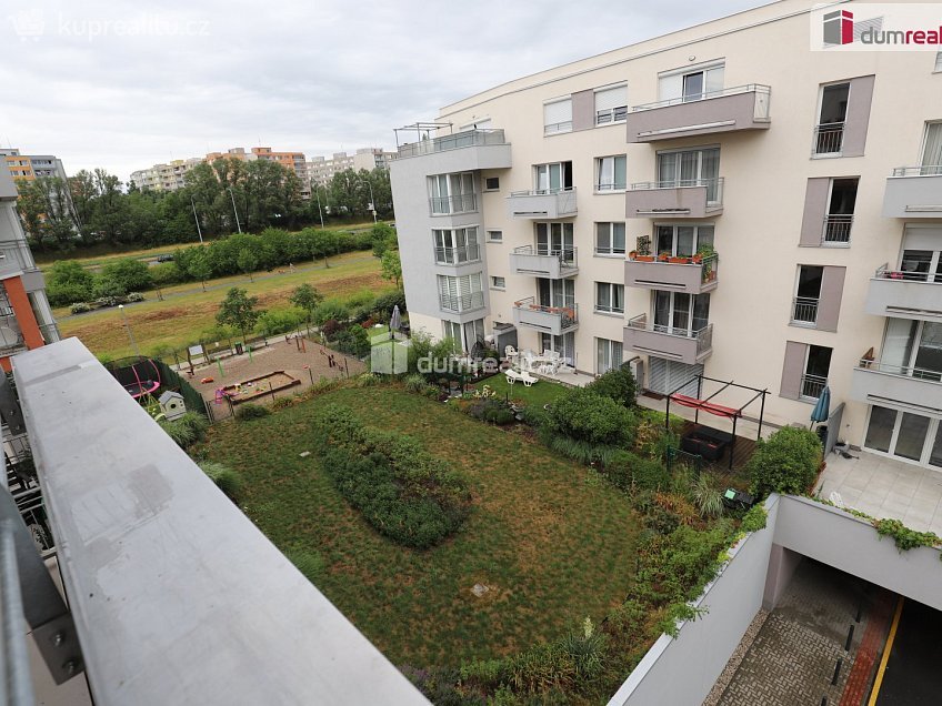 Prodej bytu 1+kk 38 m^2 Toufarova, Praha-Řeporyje 