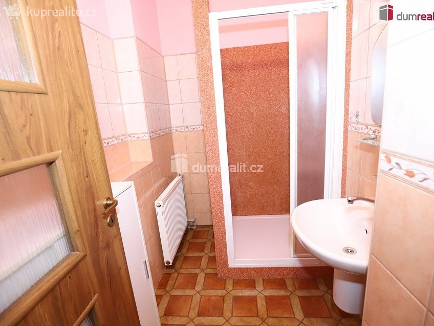 Pronájem bytu 2+1 70 m^2 Revoluční, Loket 