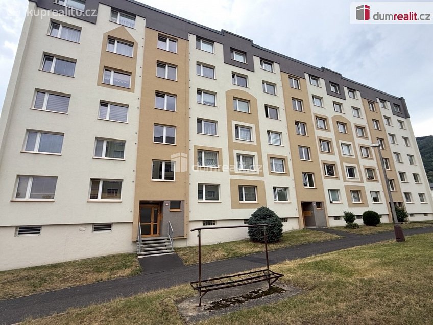 Pronájem bytu 1+1 36 m^2 Šeříková, Krupka 