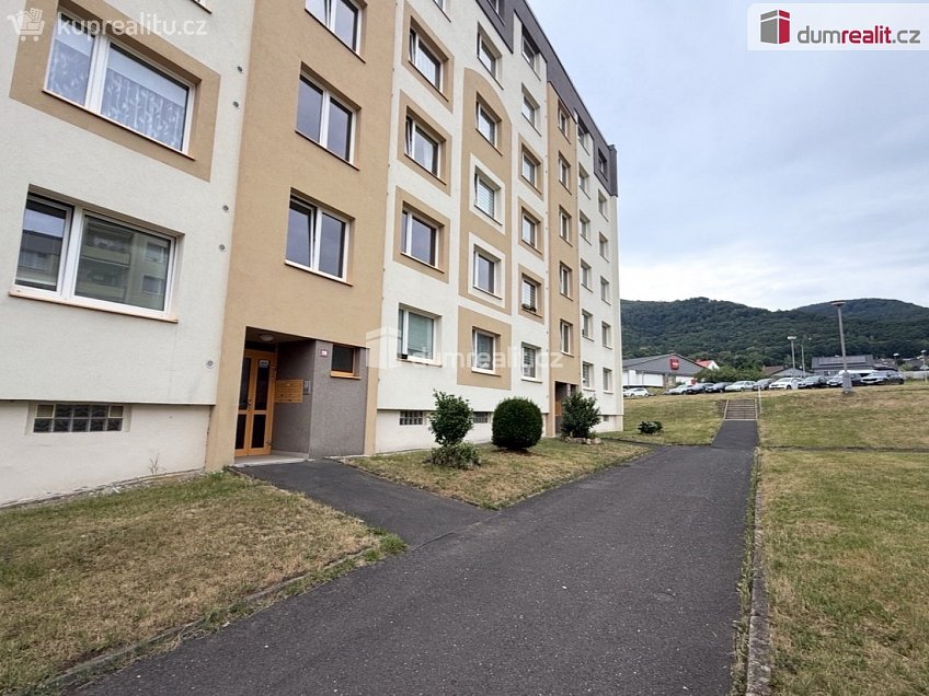 Pronájem bytu 1+1 36 m^2 Šeříková, Krupka 