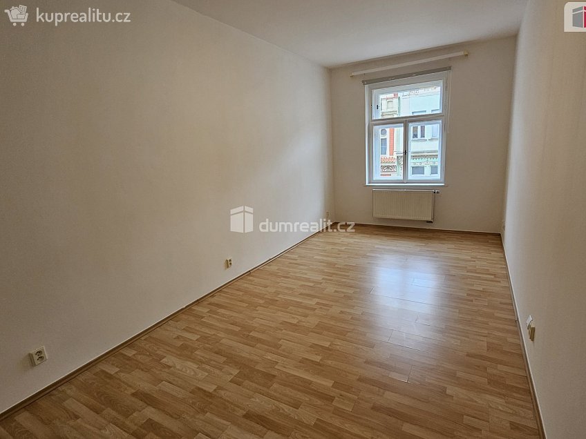 Pronájem bytu 2+1 85 m^2 Italská, Praha 2 