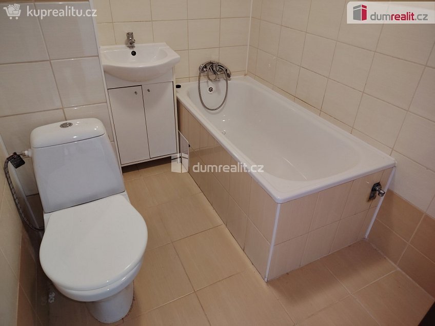 Pronájem bytu 1+kk 25 m^2 Želenická, Děčín 