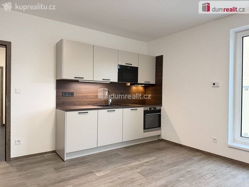 Pronájem bytu 2+kk 48 m^2 Rolavská, Karlovy Vary 
