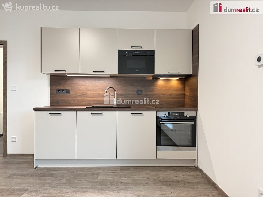 Pronájem bytu 2+kk 48 m^2 Rolavská, Karlovy Vary 
