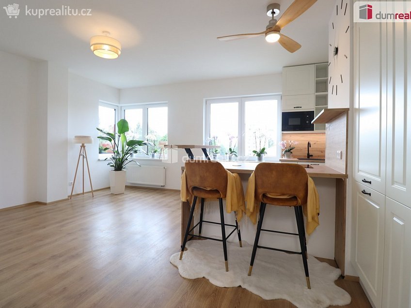 Pronájem bytu 3+kk 86 m^2 Šumavská, Karlovy Vary 