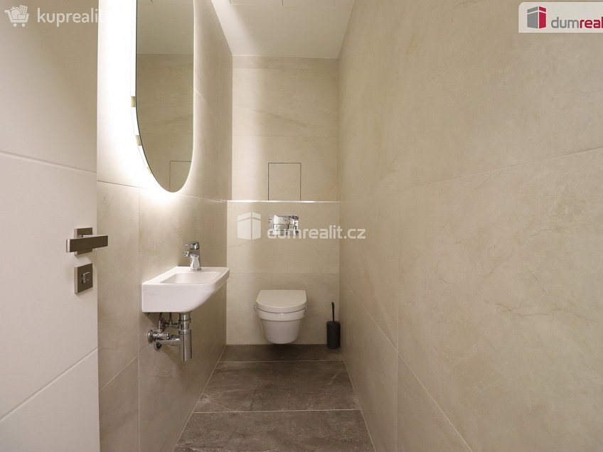 Pronájem bytu 3+kk 86 m^2 Šumavská, Karlovy Vary 
