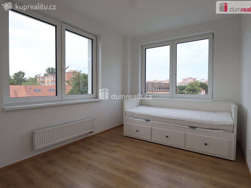 Pronájem bytu 3+kk 86 m^2 Šumavská, Karlovy Vary 