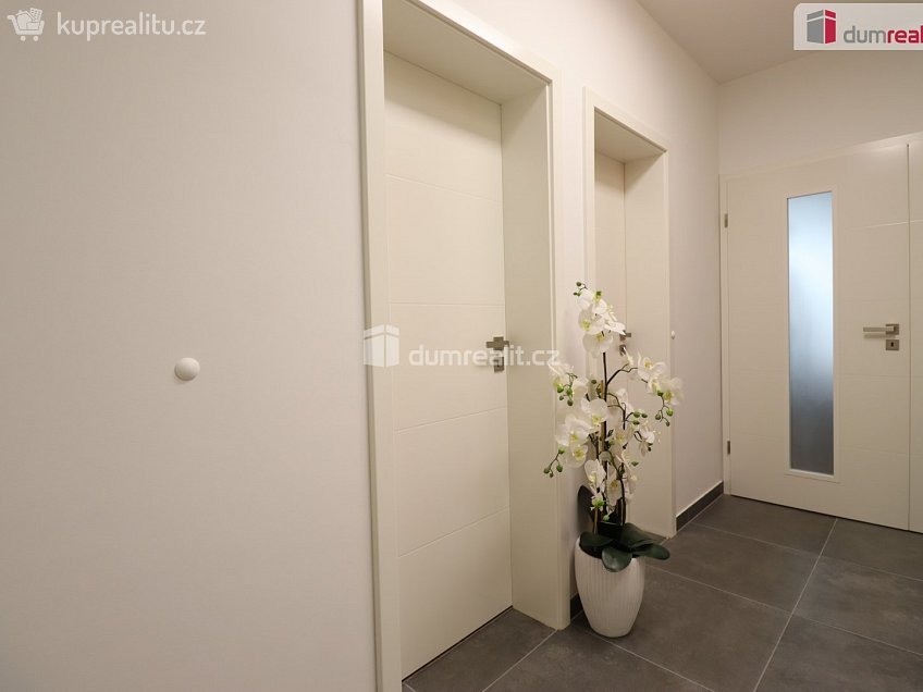 Pronájem bytu 3+kk 86 m^2 Šumavská, Karlovy Vary 