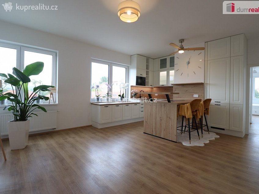 Pronájem bytu 3+kk 86 m^2 Šumavská, Karlovy Vary 