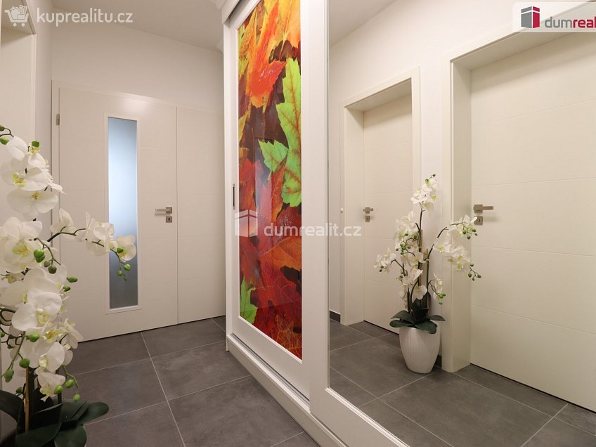 Pronájem bytu 3+kk 86 m^2 Šumavská, Karlovy Vary 