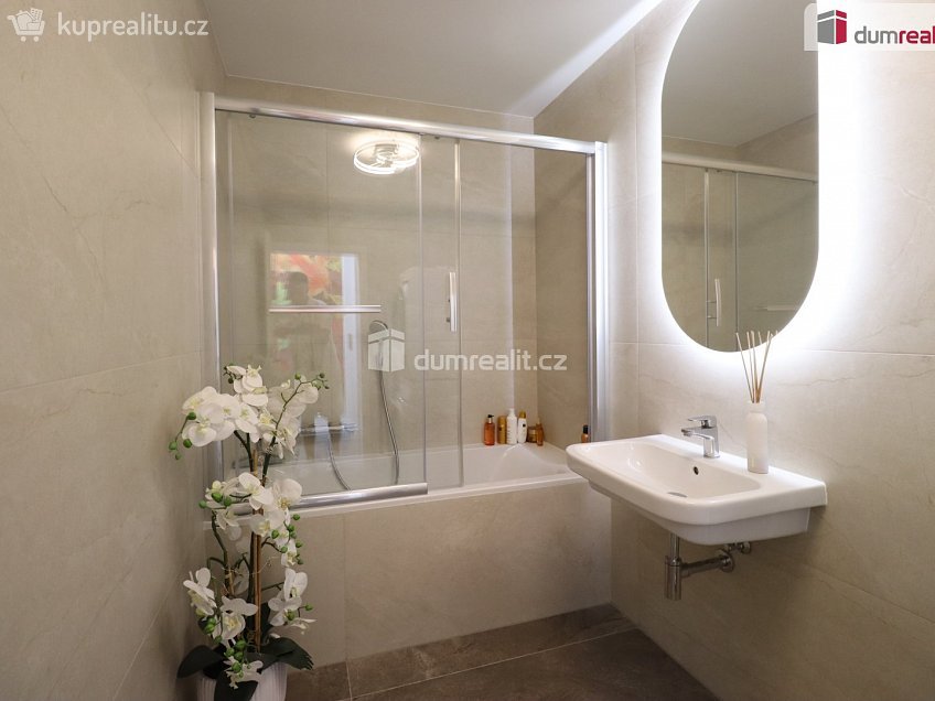Pronájem bytu 3+kk 86 m^2 Šumavská, Karlovy Vary 