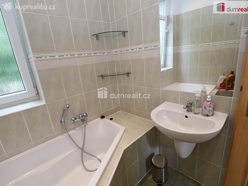 Pronájem bytu 1+kk 20 m^2 Palackého, Mariánské Lázně 