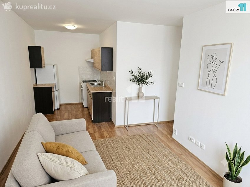 Prodej bytu 2+kk 31 m^2 Novodvorská, Praha 4 