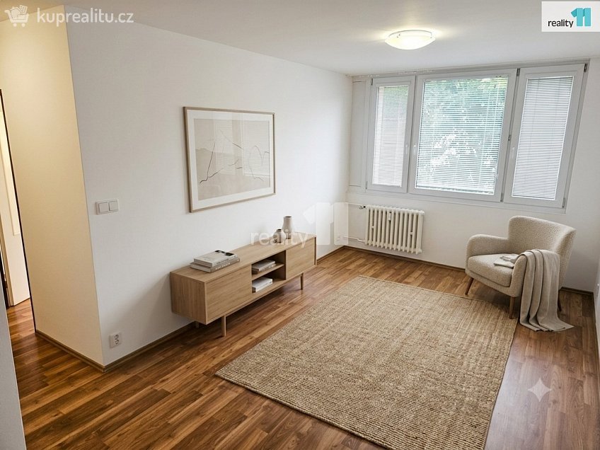 Prodej bytu 2+kk 31 m^2 Novodvorská, Praha 4 