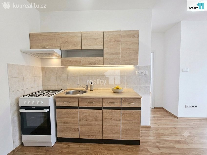 Prodej bytu 2+kk 31 m^2 Novodvorská, Praha 4 