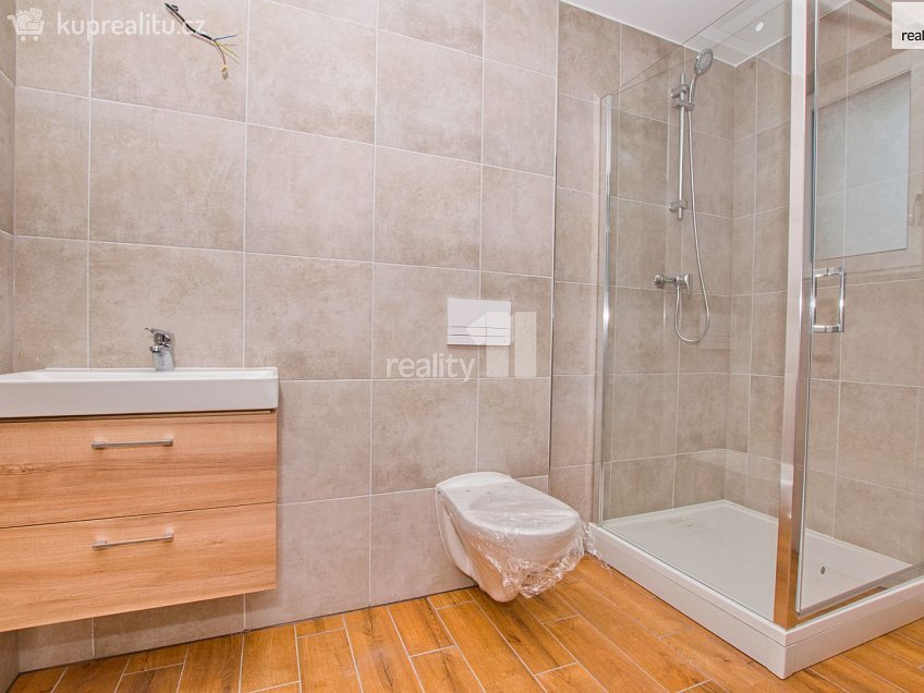 Pronájem bytu 1+kk 34 m^2 Londýnská, Liberec 