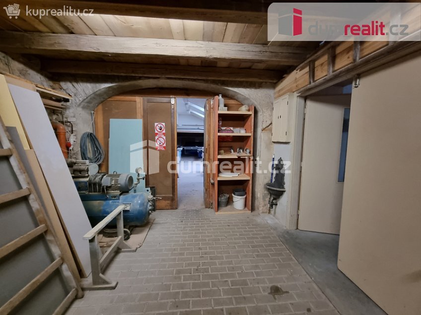 Pronájem  výrobních prostor 238 m^2 Velkoveská, Odolena Voda 