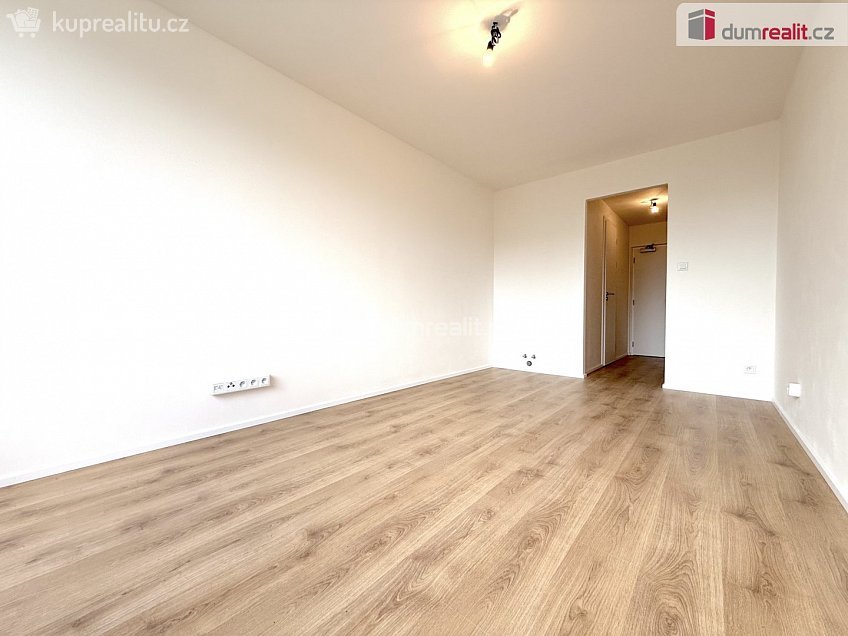 Prodej bytu 1+kk 23 m^2 Čenětická, Praha 11 