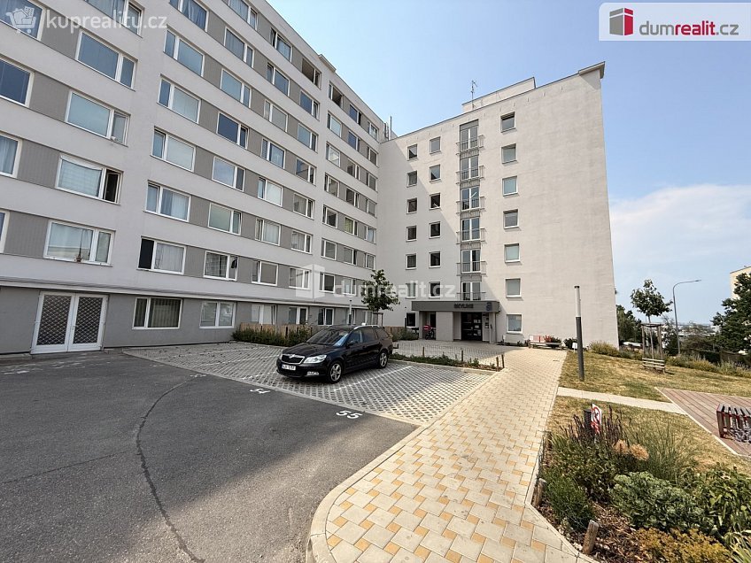 Prodej bytu 1+kk 23 m^2 Čenětická, Praha 11 