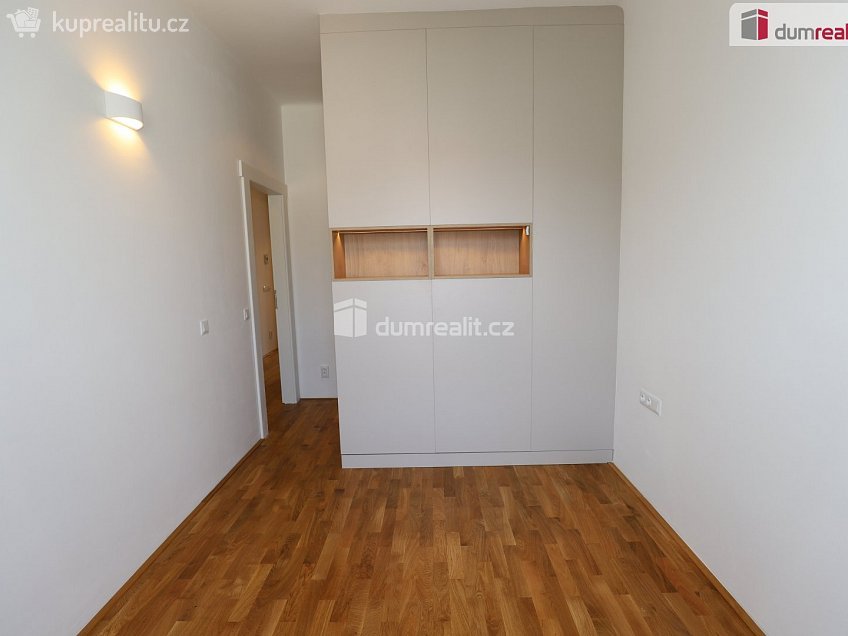 Pronájem bytu 2+kk 57 m^2 Vodárenská, Praha 4 