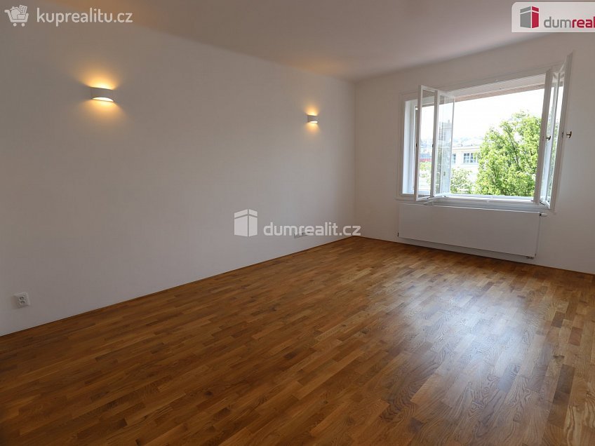 Pronájem bytu 2+kk 57 m^2 Vodárenská, Praha 4 