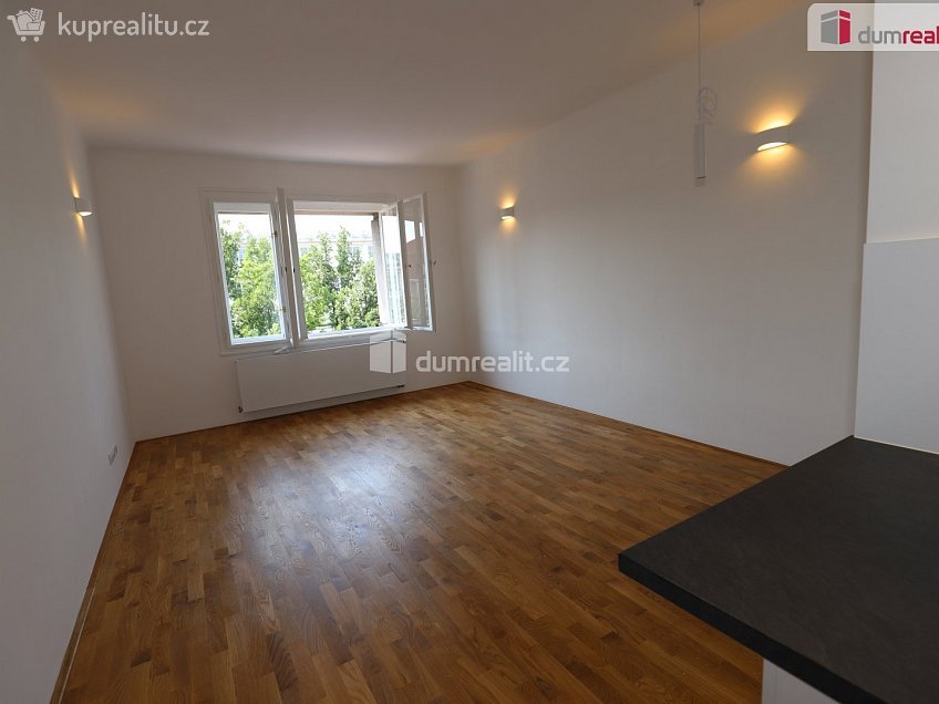 Pronájem bytu 2+kk 57 m^2 Vodárenská, Praha 4 