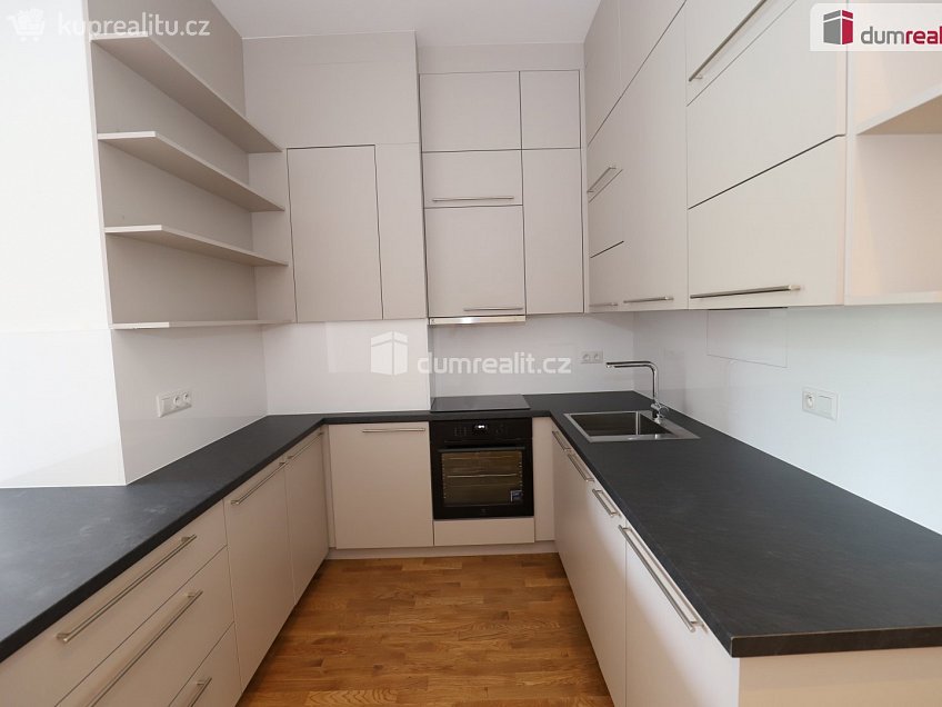 Pronájem bytu 2+kk 57 m^2 Vodárenská, Praha 4 