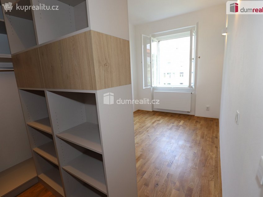 Pronájem bytu 2+kk 57 m^2 Vodárenská, Praha 4 