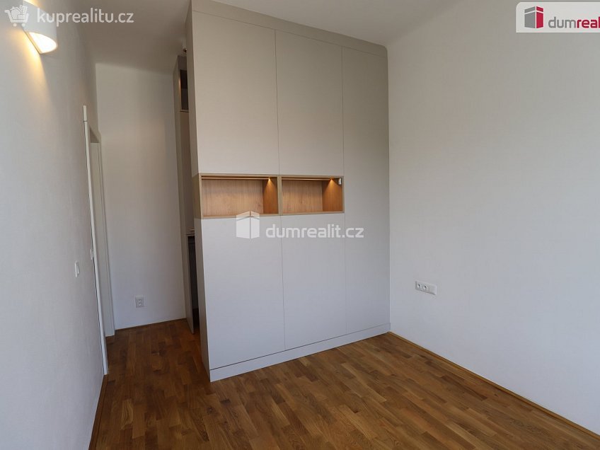 Pronájem bytu 2+kk 57 m^2 Vodárenská, Praha 4 